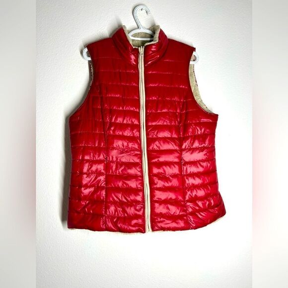 EDC Women’s Reversible Red Cream Front Zip Faux Fur Vest Size XL Quilted NWOT - Picture 1 of 13
